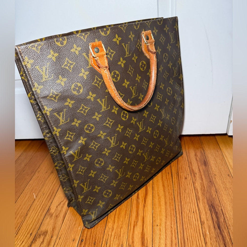 Louis Vuitton Sac Plat Tote